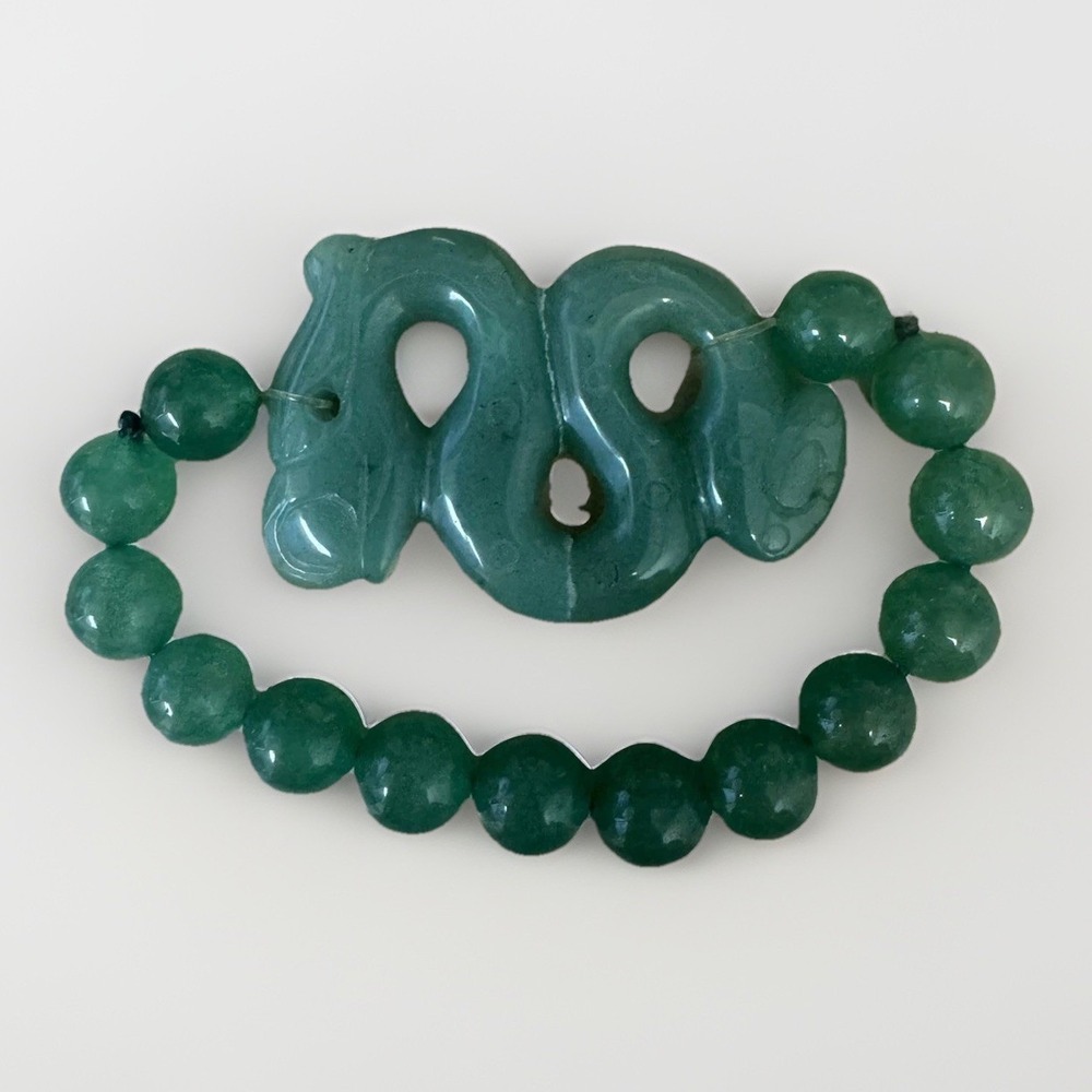 Green Jadeite Jade Beaded Stretch Bracelet Carved Dragon Charm 10mm Beads